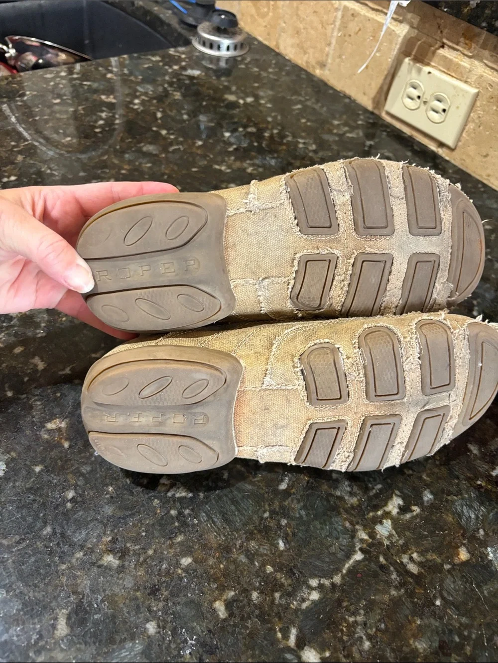 Roper Daisy slip on shoes! Size  9
